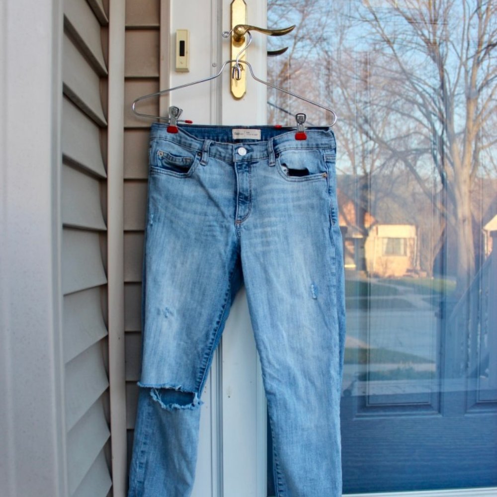 GAP lightwash jeans size 29